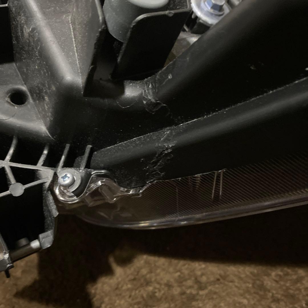 アルファードヘッドライト後期3眼