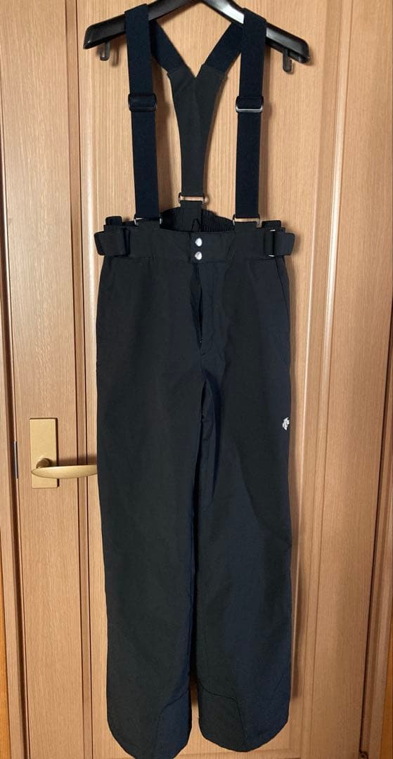 DESCENTE スキー・スノーボード用ジャケットとパンツセット