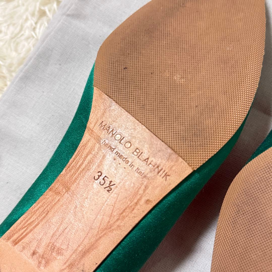 マノロブラニク ハンギシ フラット 箱/保存袋付 パンプス サテン ビジュー