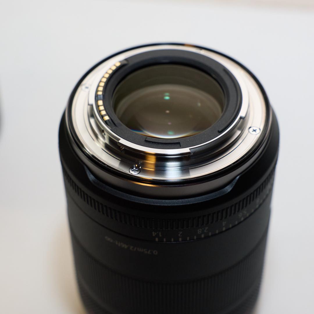 【使用回数１回 美品！】キヤノン Canon RF85mm F1.4 L VCM