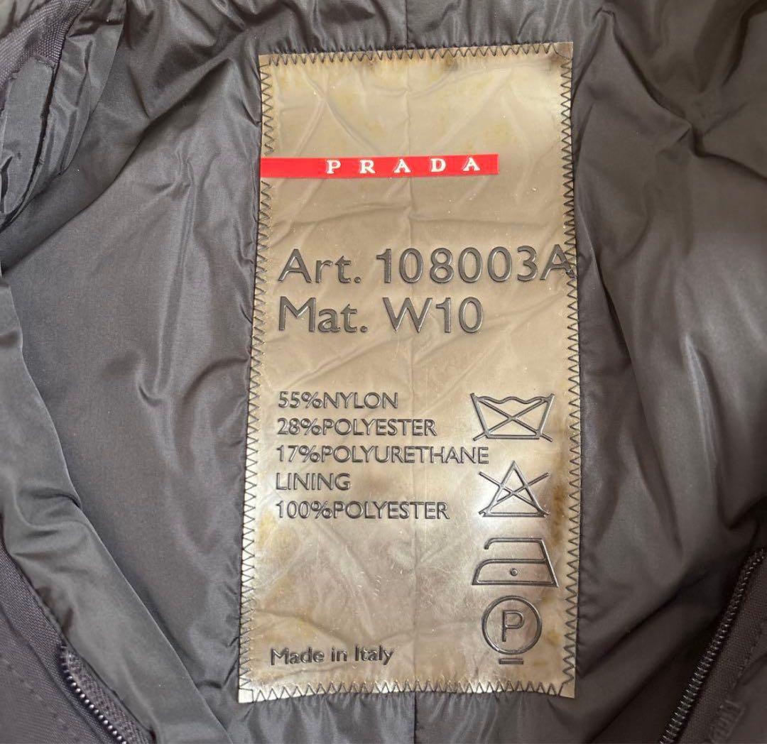 PRADA フード付き ブラックジャンパー