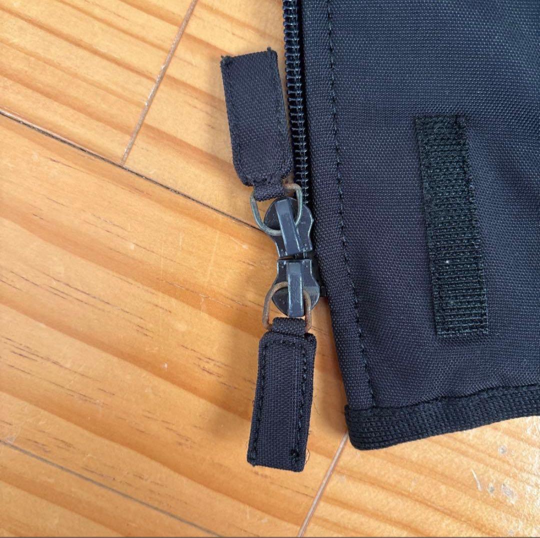 PRADA フード付き ブラックジャンパー