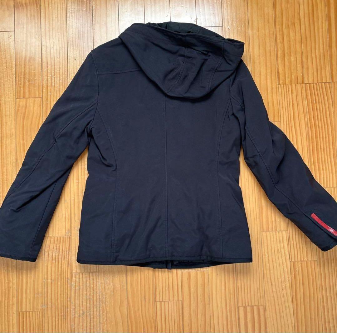 PRADA フード付き ブラックジャンパー