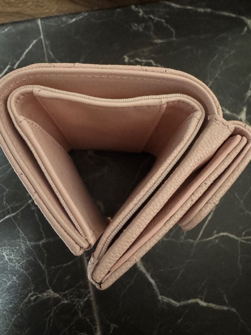 CHANEL ピンク ラムスキン三つ折り財布