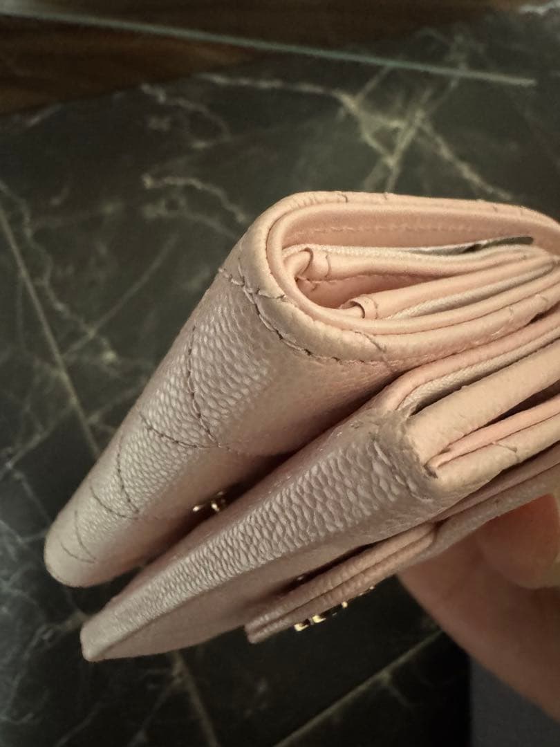 CHANEL ピンク ラムスキン三つ折り財布