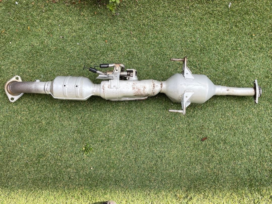 50プリウス　触媒　マフラー