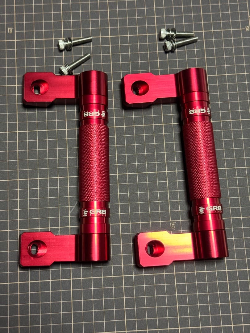 GR8 アシストグリップ レッド ハイエース 200系