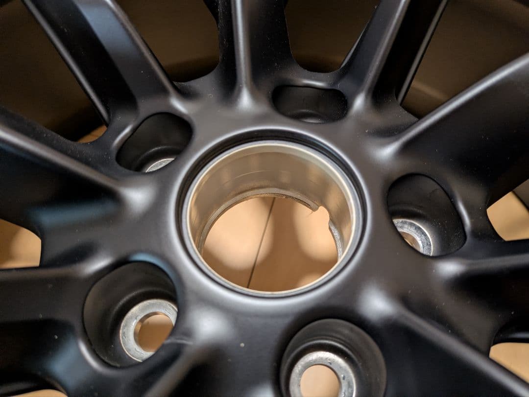 クラウンスポーツ　純正ホイール　中古　１本