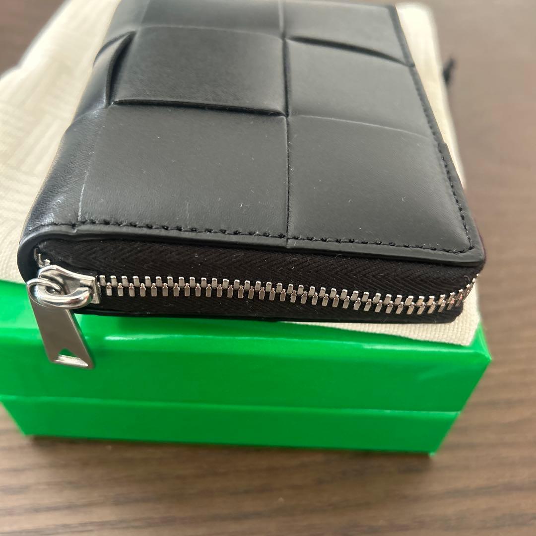 Bottega Veneta ブラック 二つ折りラウンドジップ財布