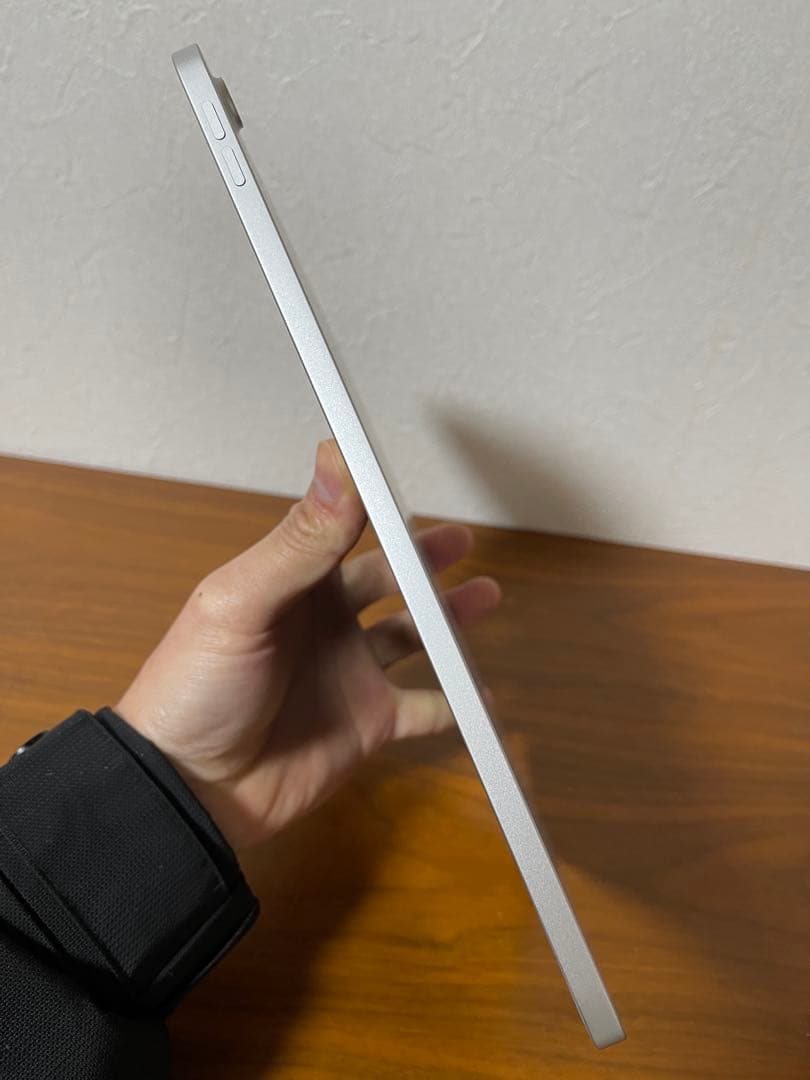 シルバー iPad 第10世代　64gb wifi モデル