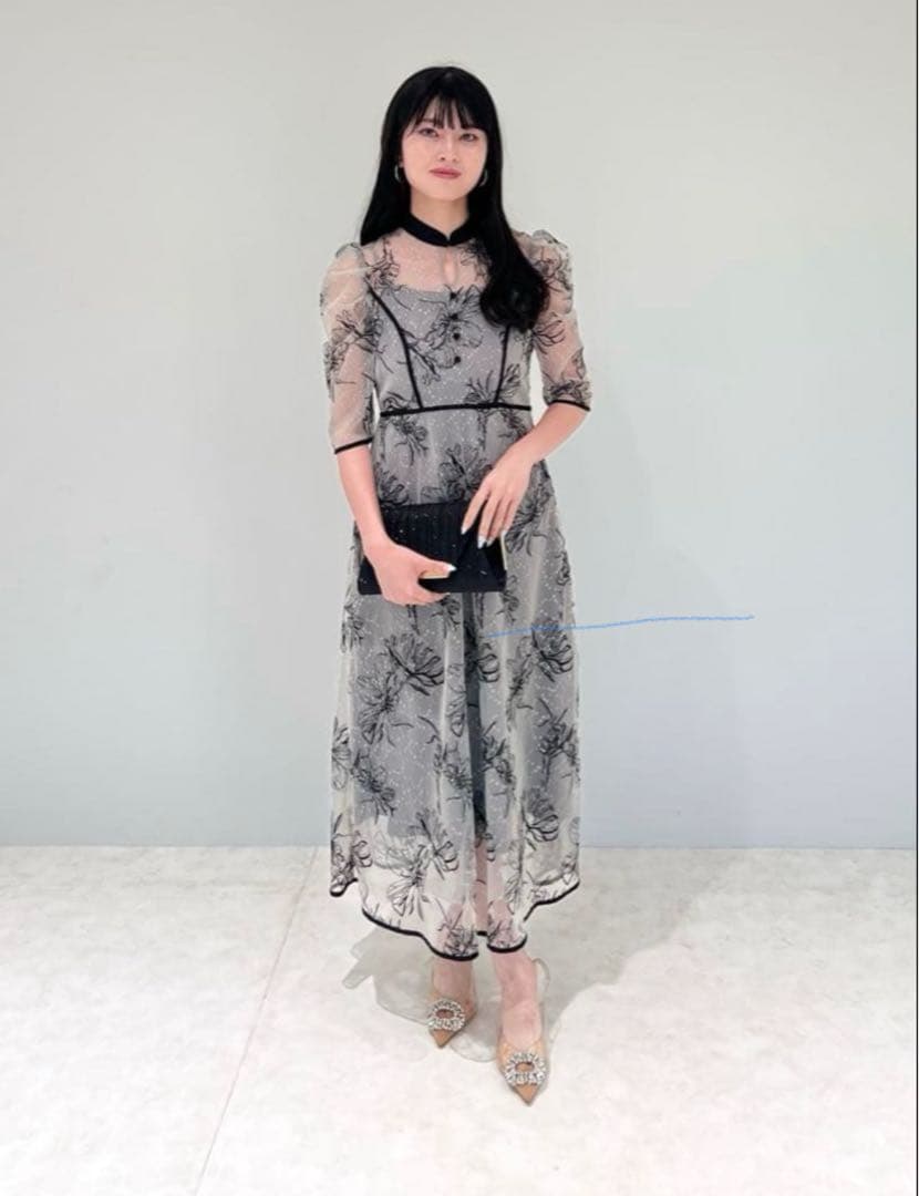 花柄刺繍パフスリーブマキシドレス