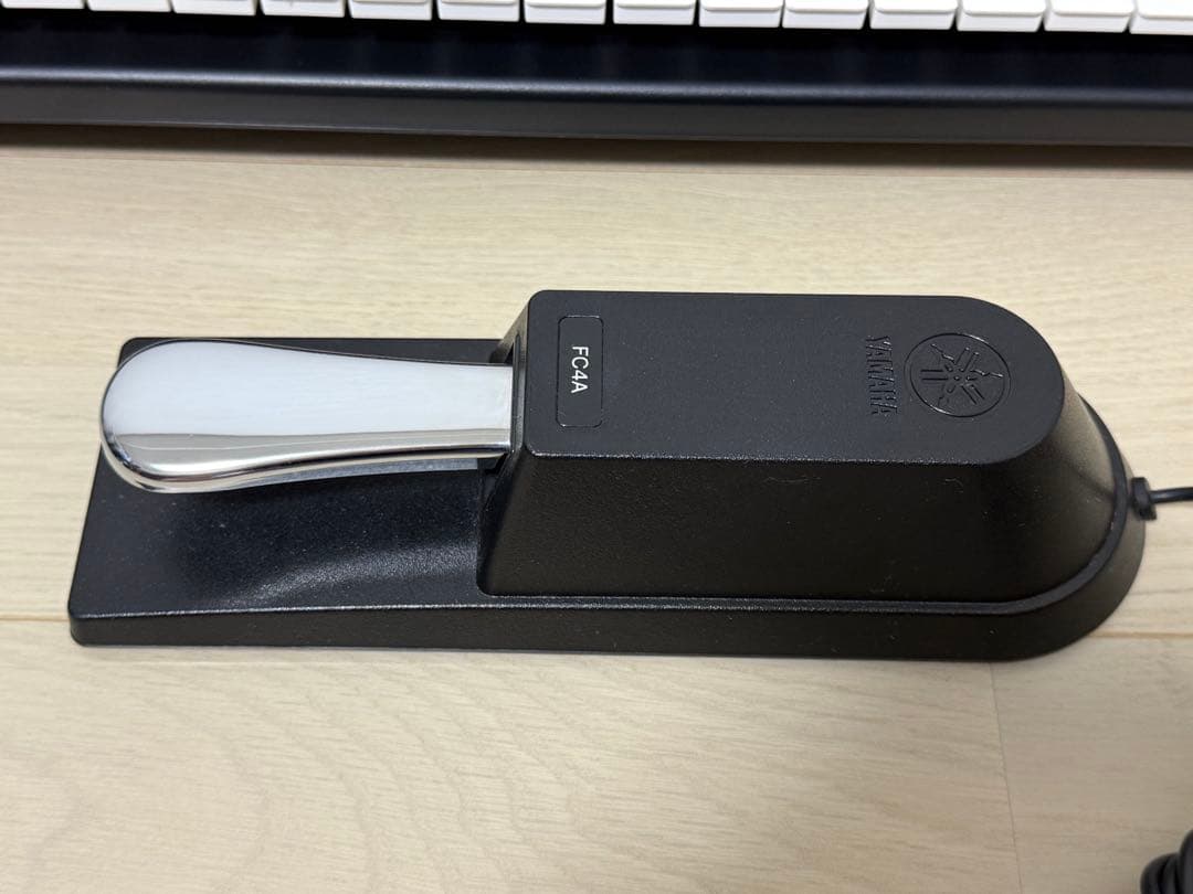 Yamaha PSR-E373 61鍵キーボード(ペダル、スタンド、イス付き)