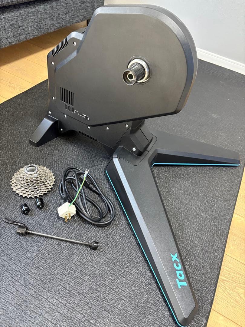 美品・箱/11速スプロケ付 Tacx Flux 2 スマートトレーナー