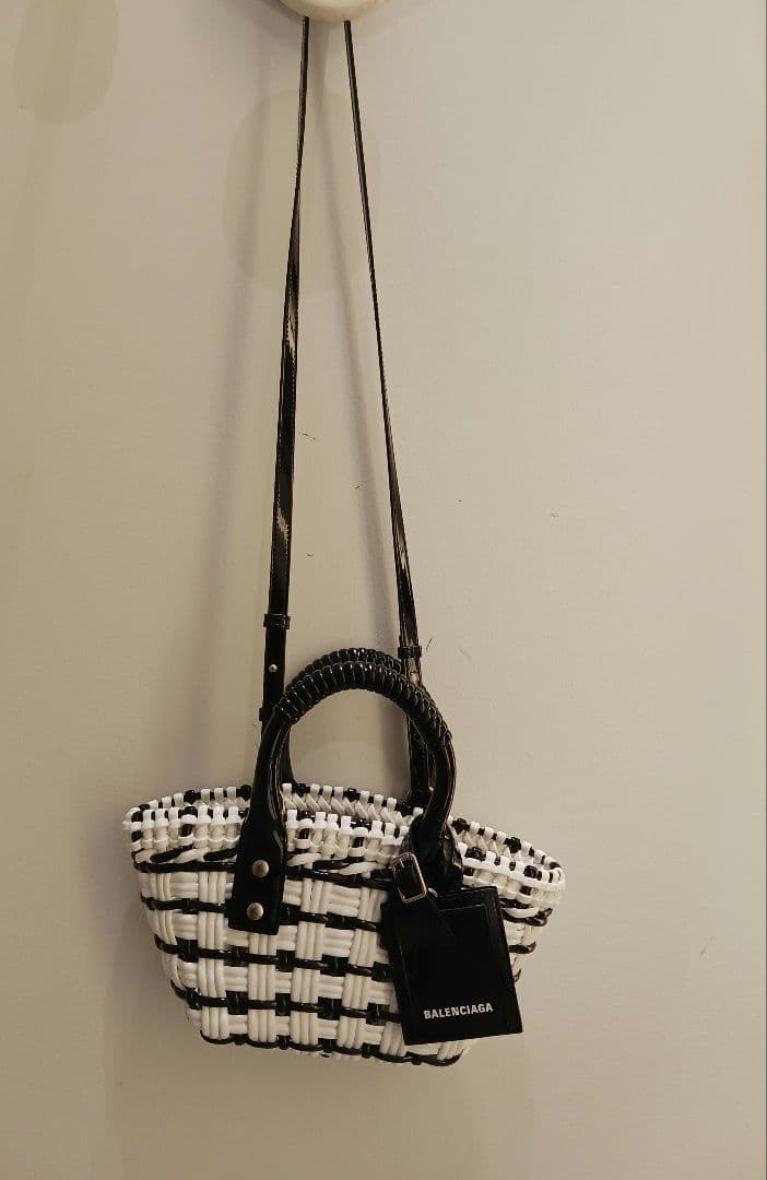 BALENCIAGA　bistro 　ビストロ　かごバッグ　 ブラックホワイト