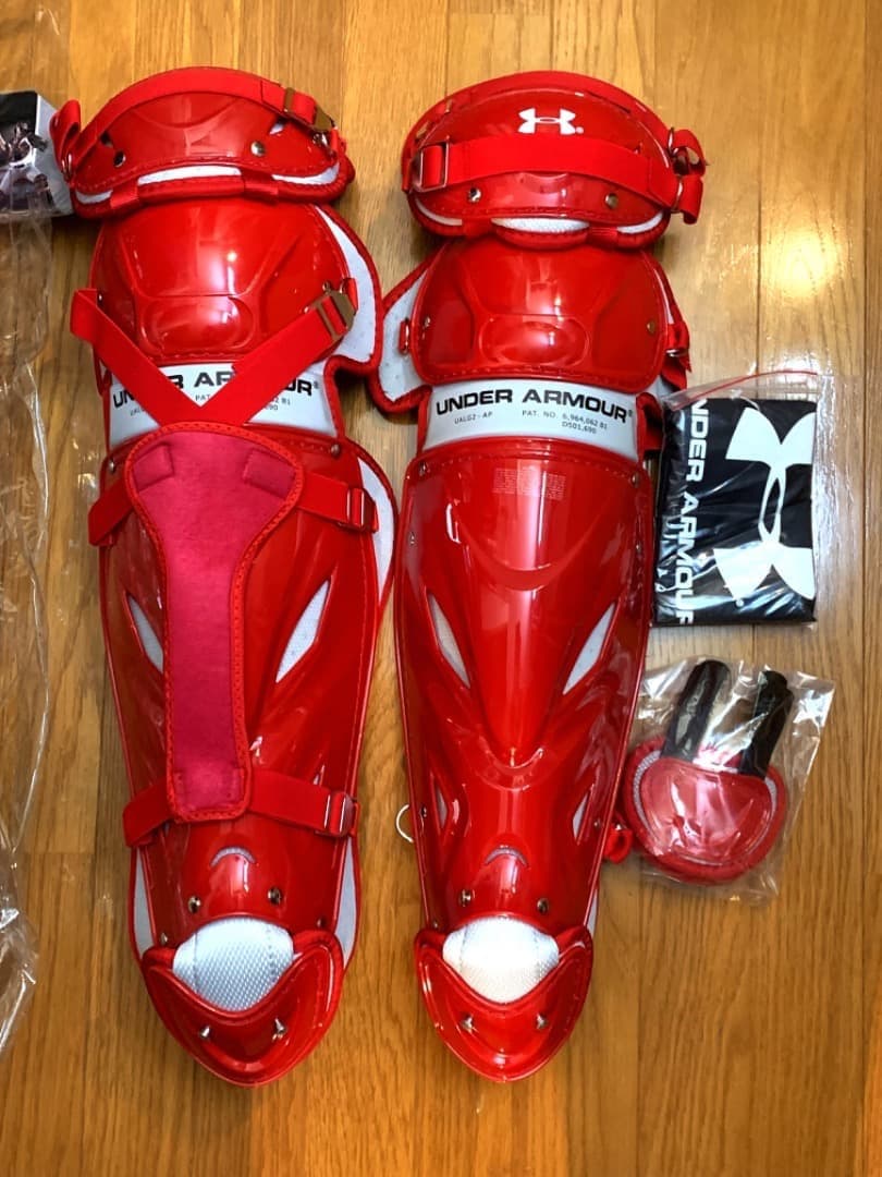 新品★USA限定発売モデル☆アンダーアーマー☆キャッチャー４点セット大人用☆赤