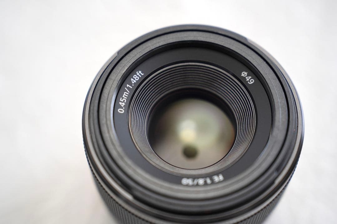 新品☆ 美品 SONY 単焦点レンズ FE 50mmF1.8 保護フィルター付属