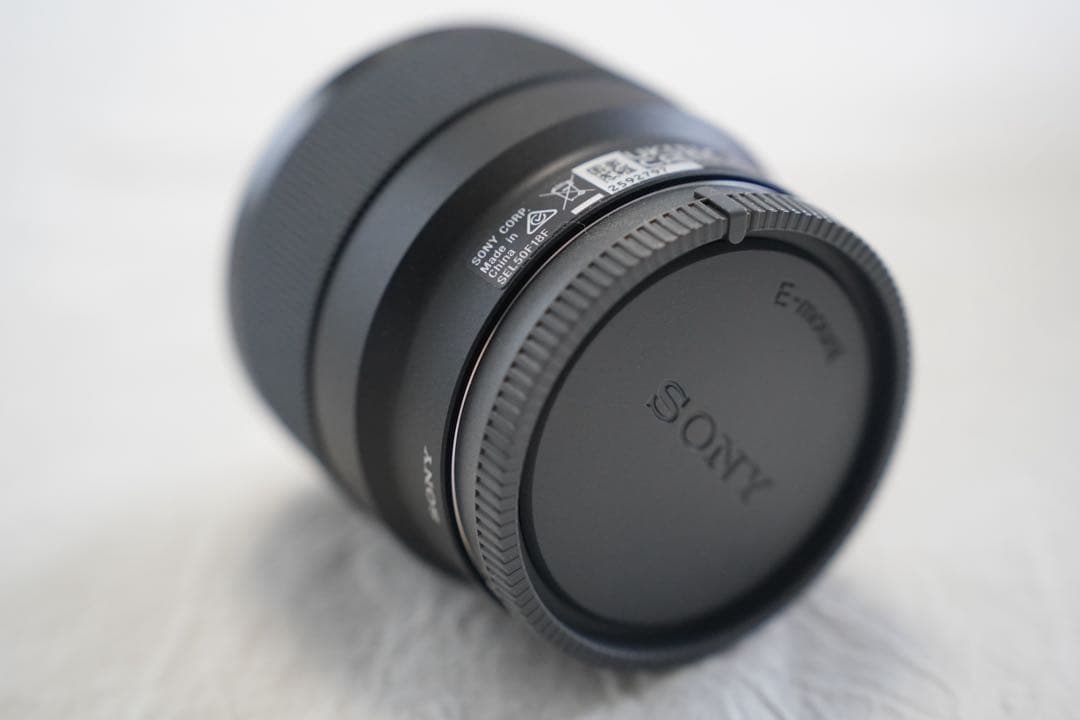 新品☆ 美品 SONY 単焦点レンズ FE 50mmF1.8 保護フィルター付属