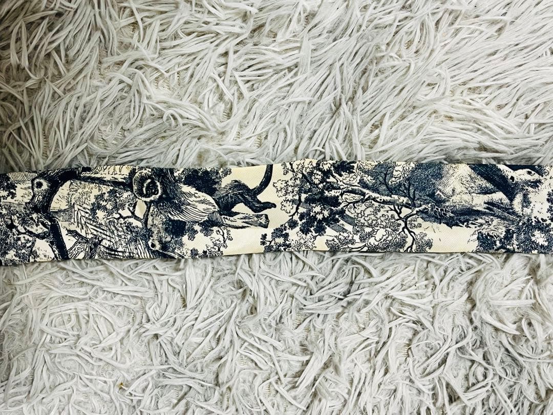 Dior ミッツァ スカーフ ホワイト×ネイビー 動物柄