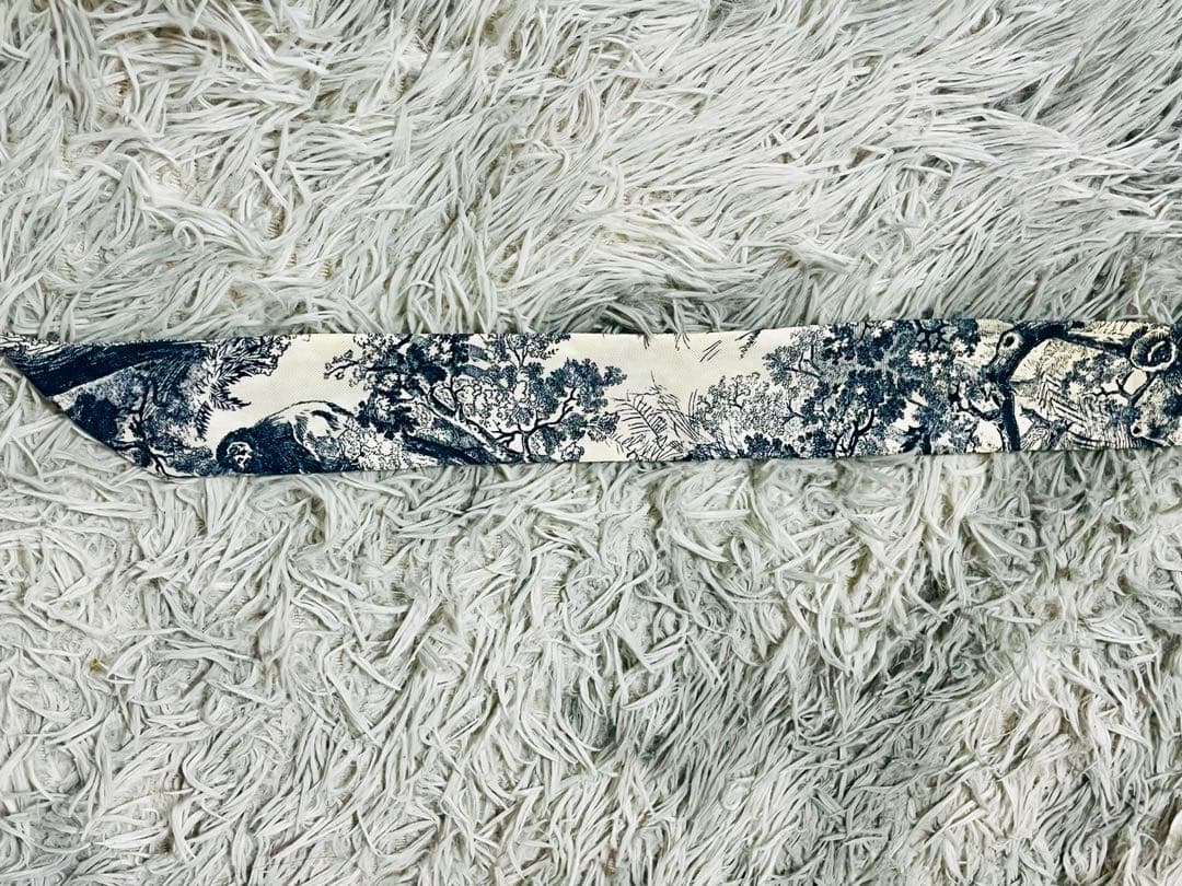 Dior ミッツァ スカーフ ホワイト×ネイビー 動物柄