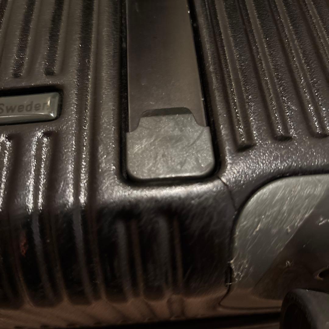 【GW直前SALE】イノベーター機内持込サイズ4輪キャリーケース黒　TSAロック