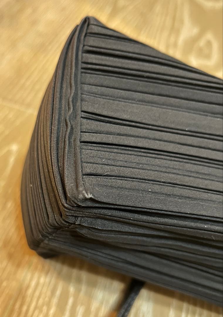 プリーツプリーズ　トートバッグ　ショルダーバッグ　ブラック