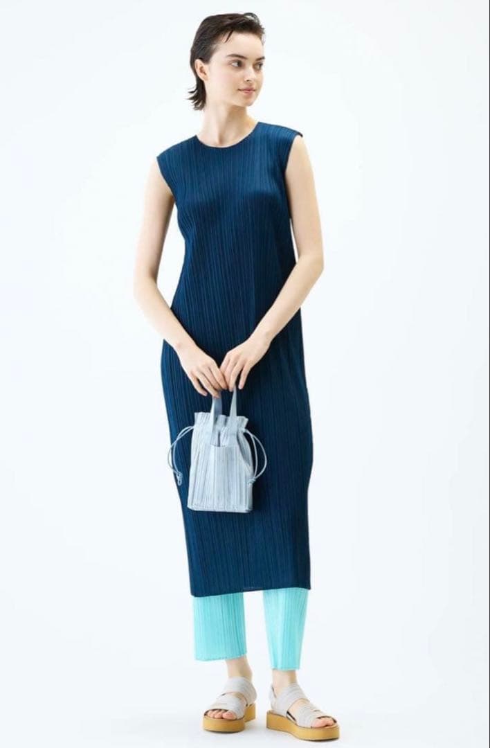 プリーツプリーズ　トートバッグ　ショルダーバッグ　ブラック