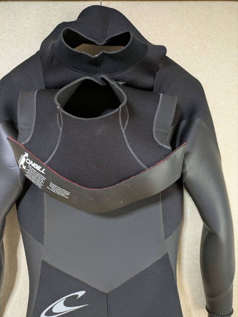 O'NEILL SUPERFREAK ドライスーツ ブラック