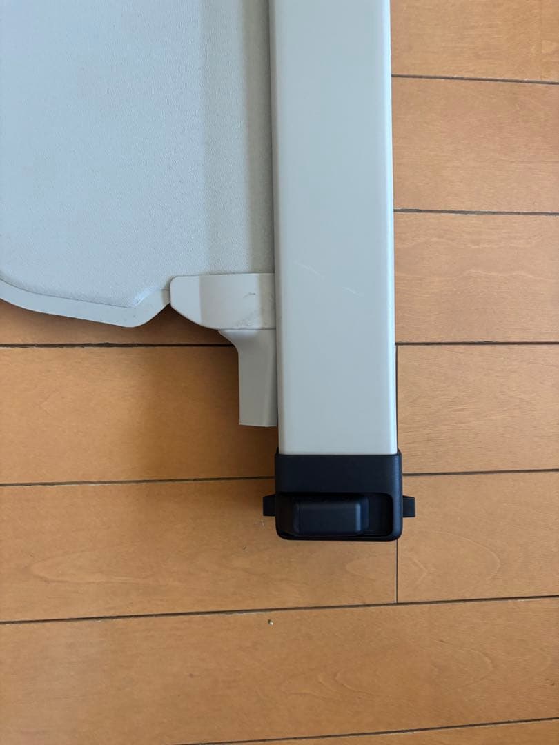 美品ボルボV60純正トノカバー　ラゲッジコンパートメントカバー