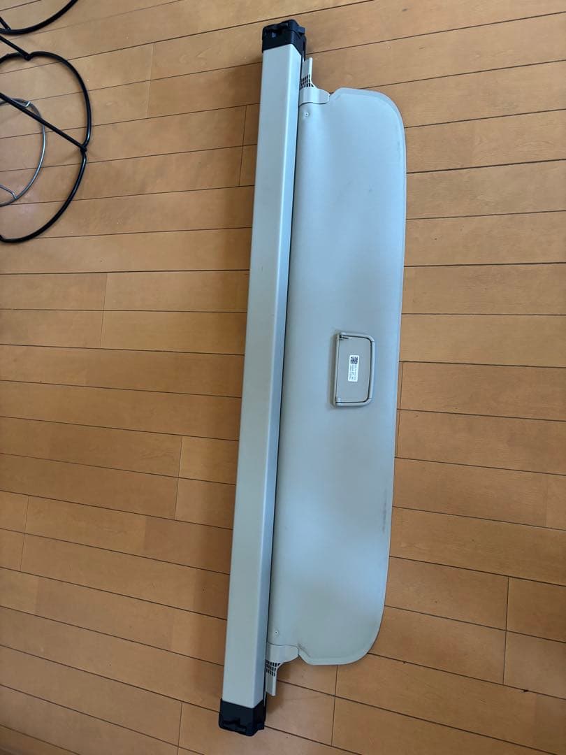 美品ボルボV60純正トノカバー　ラゲッジコンパートメントカバー