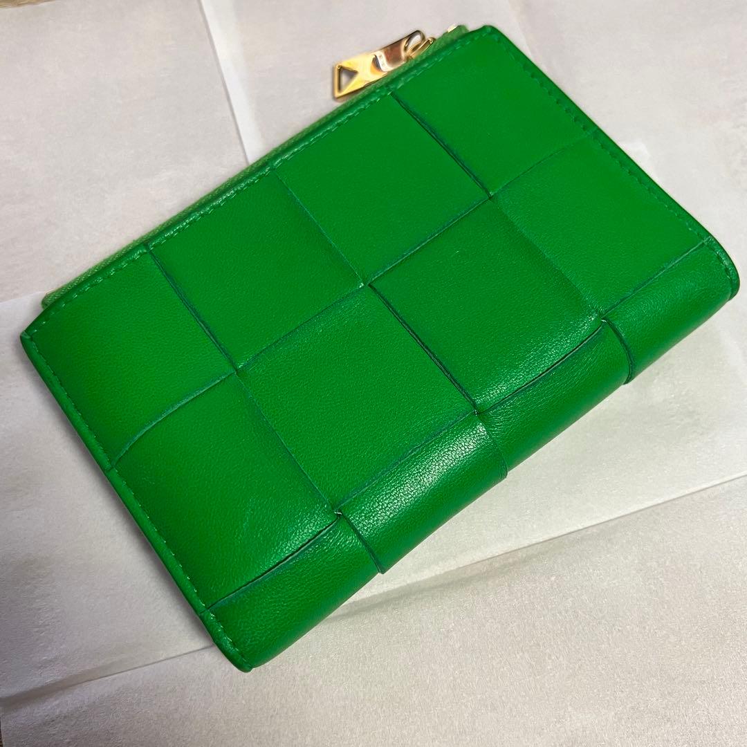 ボッテガヴェネタ マキシイントレチャート コンパクトジップウォレット 緑 599
