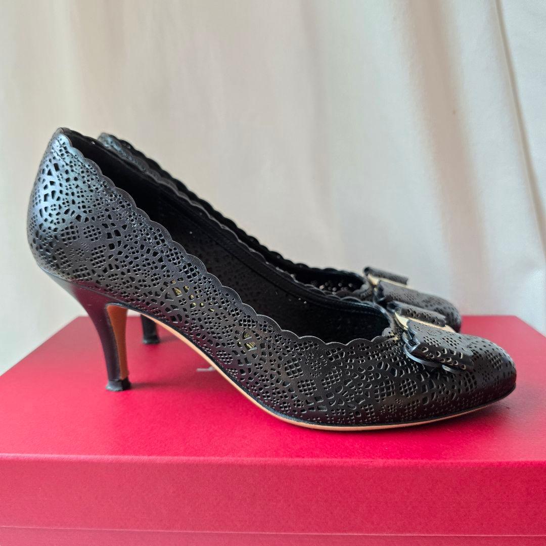 フェラガモ　CARLA LC 7cm　レース　ハイヒール　1日使用