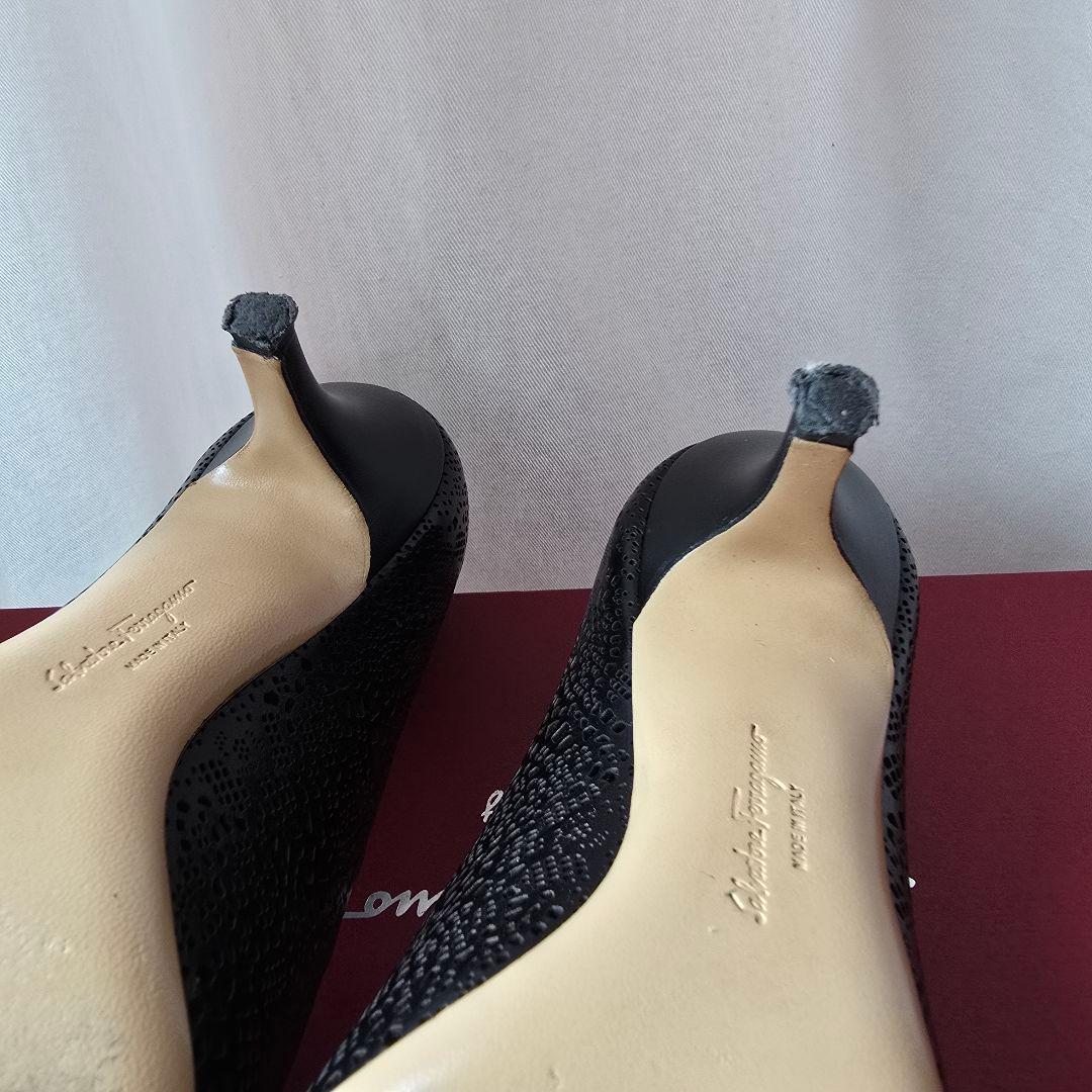 フェラガモ　CARLA LC 7cm　レース　ハイヒール　1日使用