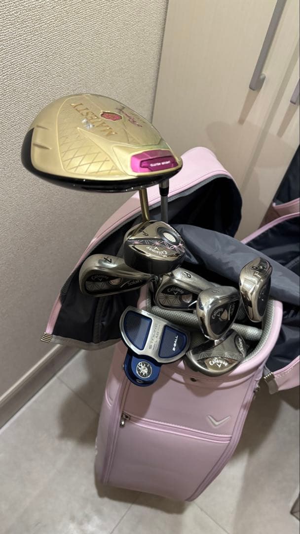 Callaway ピンク ゴルフバッグとクラブとホールとピンセット　初心者セット