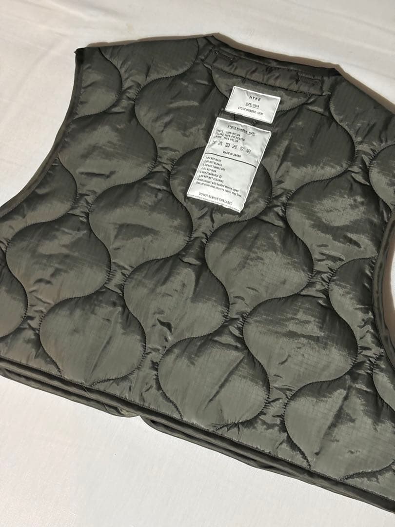 HYKE ショート丈ベスト