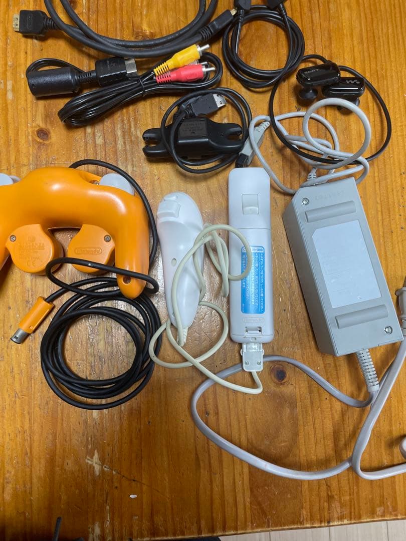 た*K様 ニンテンドー詰め合わせゲーム機ソフトコントローラWii ゲームボーイD