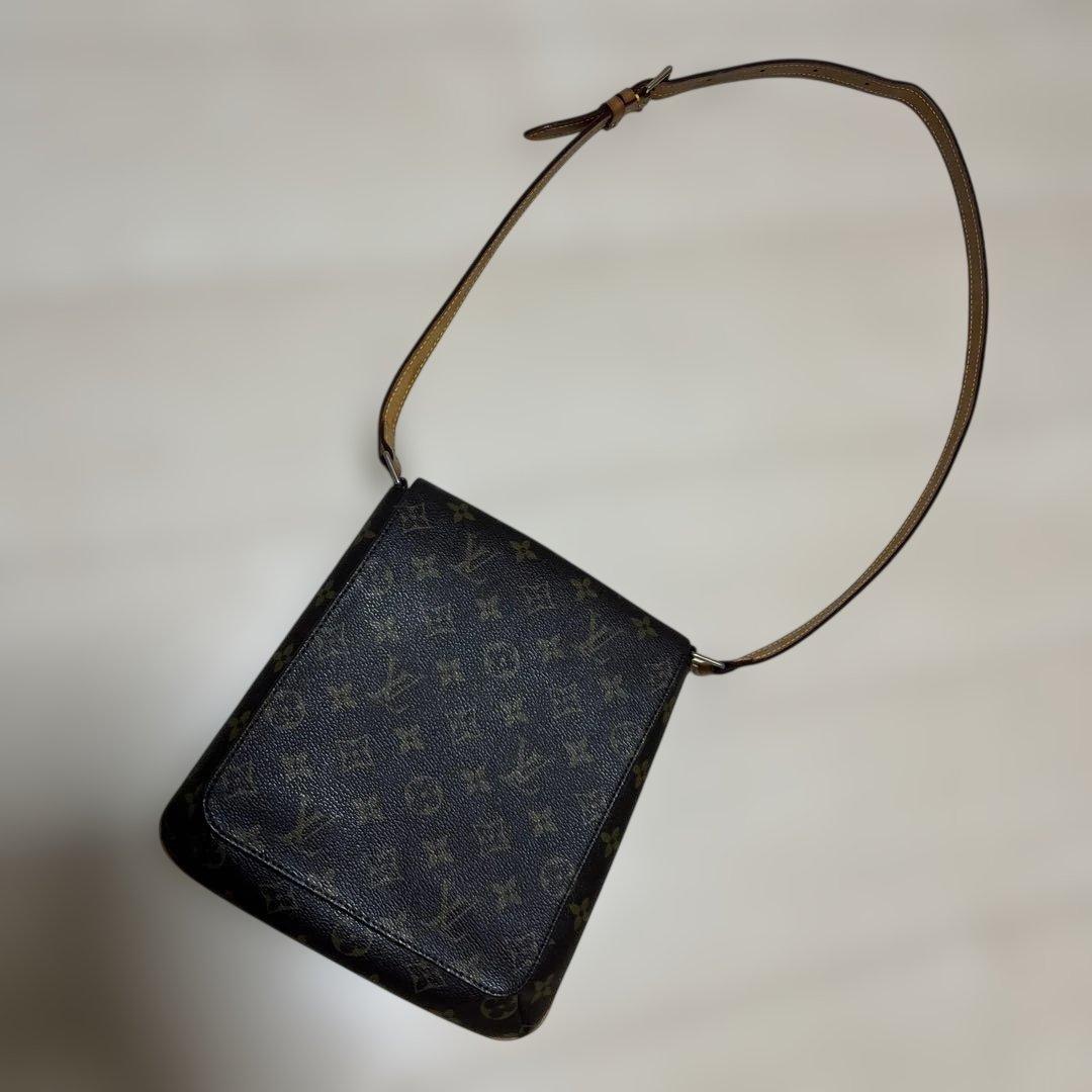 モノグラム柄　ノベルティ　　ショルダーバッグ