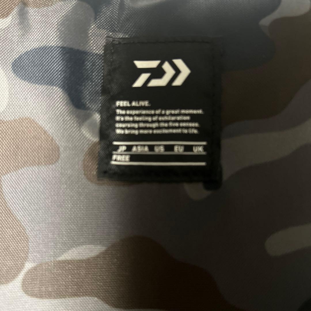 ダイワ　フロートゲームベスト　ブラックレッド　フリー / ライフジャケット