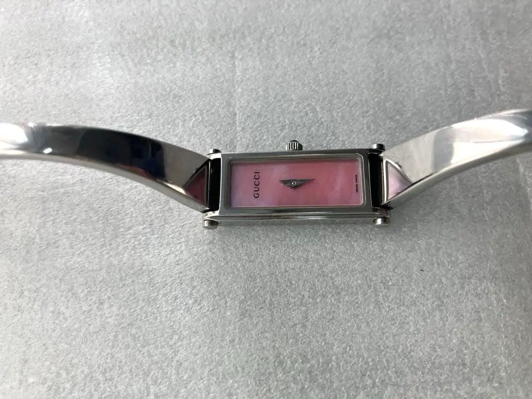 ⭐️GUCCI グッチ 時計 1500L ピンクシェル バングル