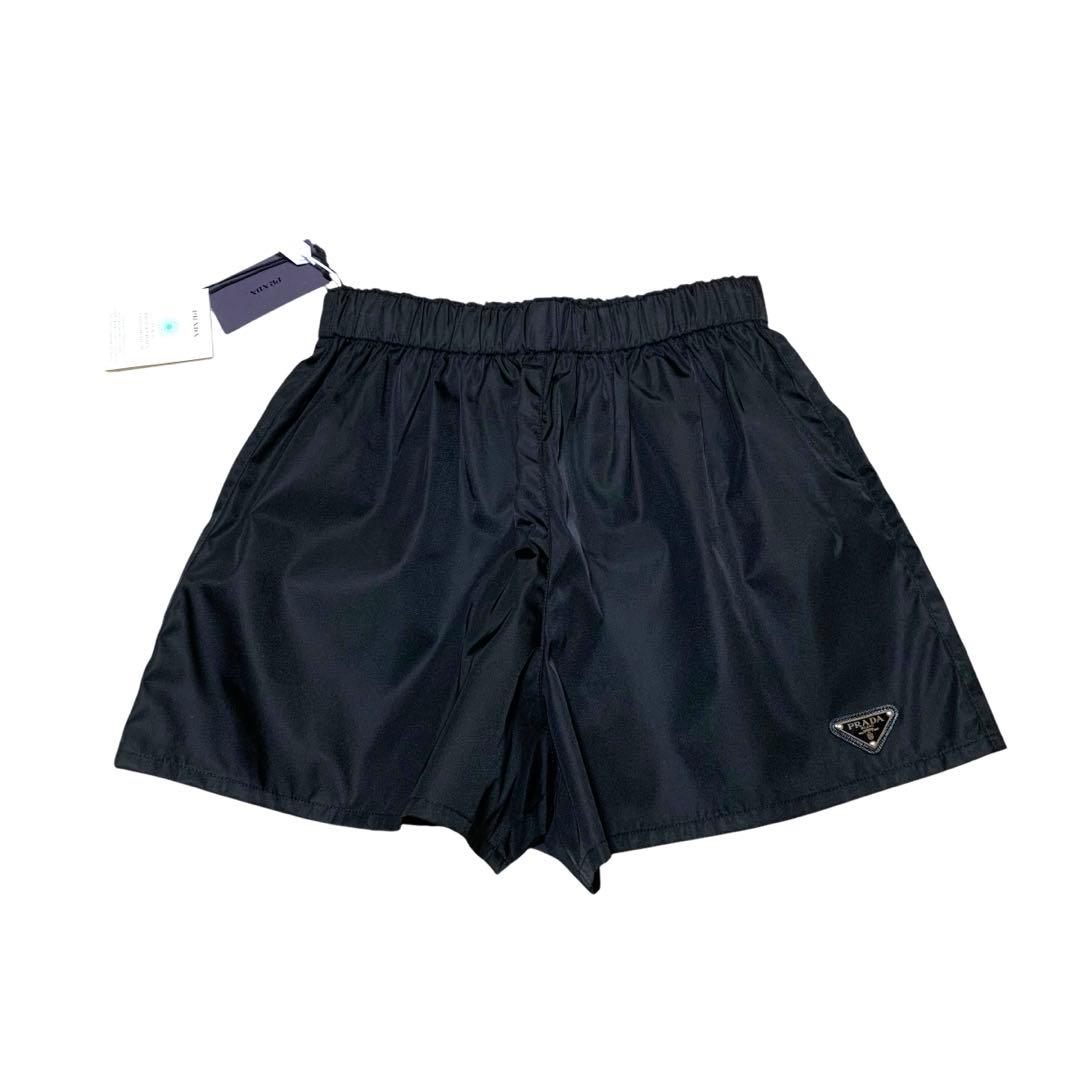 未着用品 PRADA 23年製 ショートパンツ 三角ロゴ トライアングルロゴ
