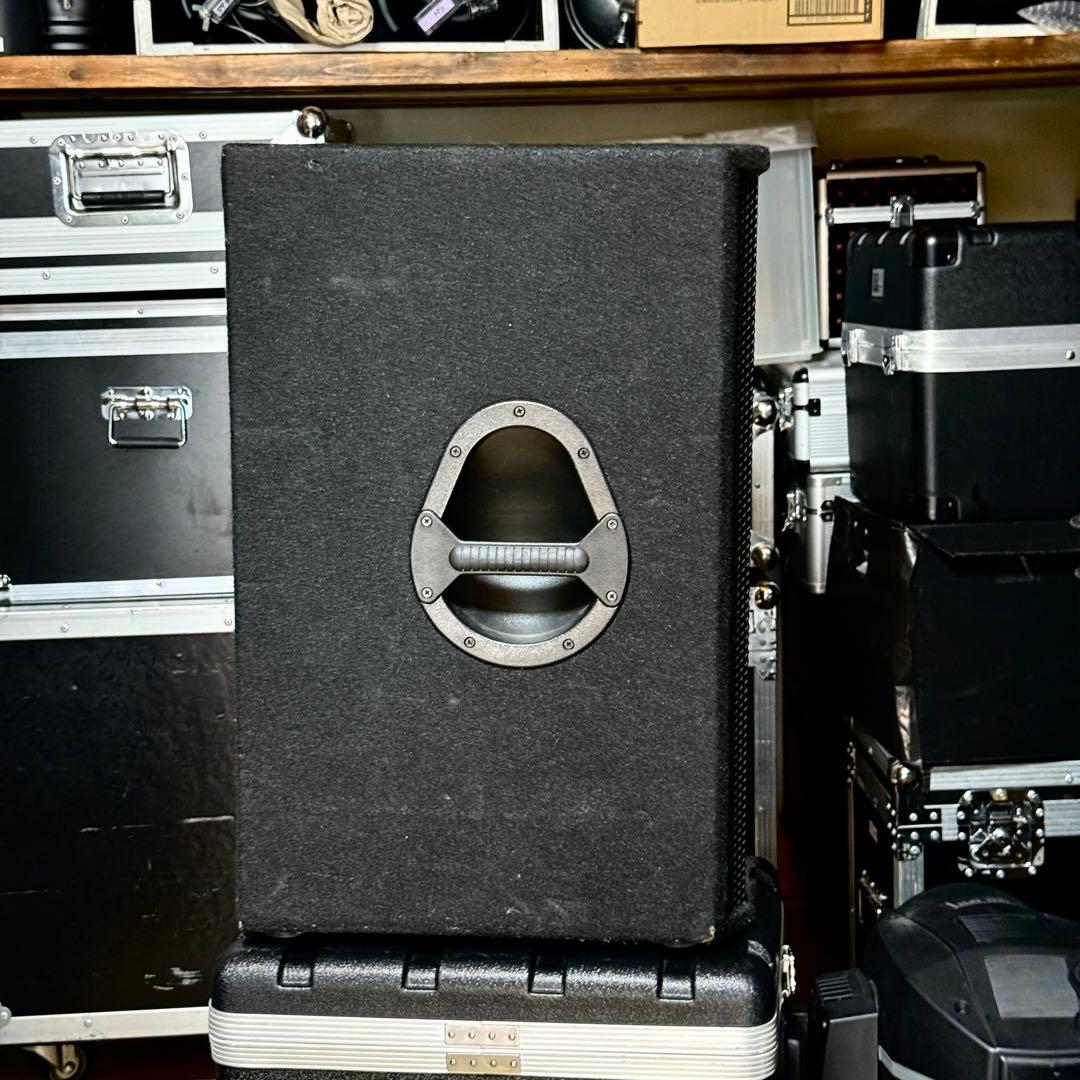 r*a様 送料無料！Behringer VP1520 15インチ パッシブ PA