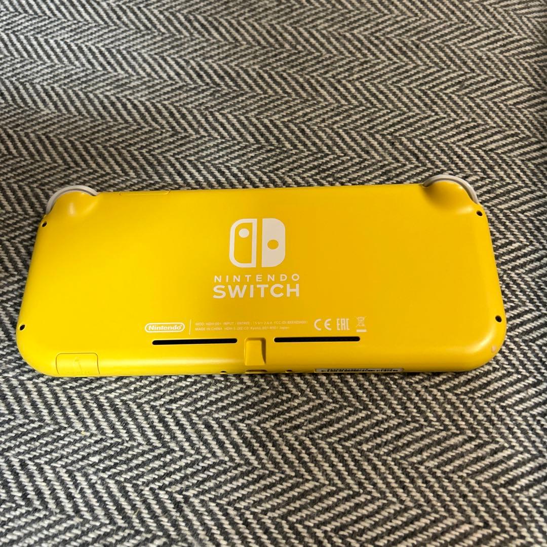 Nintendo Switch light本体　黄色　ケース付き