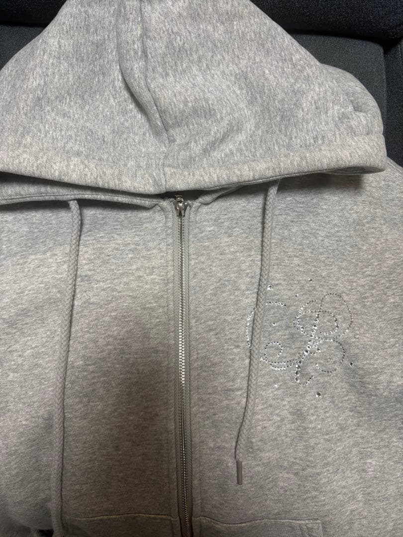 ペリキュール ラインストーンパーカー