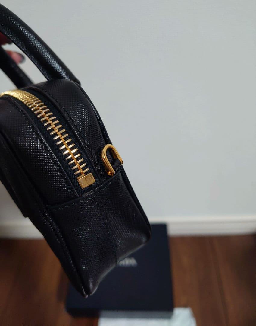 PRADA サフィアーノ レザー ミニバッグ チェーンショルダーバッグ