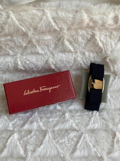 Salvatore Ferragamo　ヴァラ　リボンバレッタ