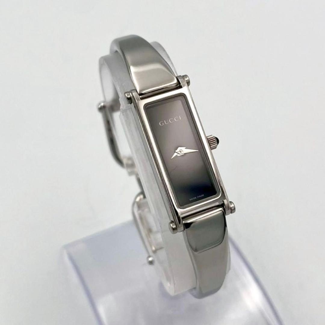 462 グッチ 1500L 腕時計 ブラック文字盤 バングルウォッチ スクエア