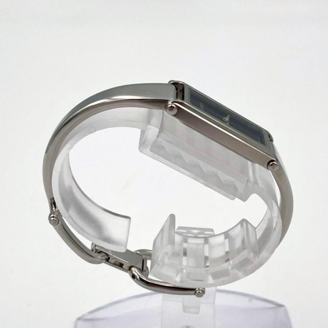 462 グッチ 1500L 腕時計 ブラック文字盤 バングルウォッチ スクエア