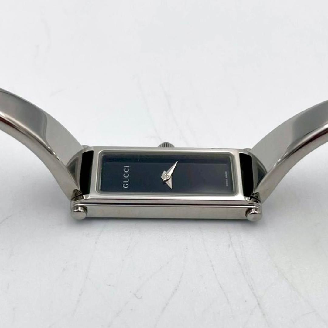 462 グッチ 1500L 腕時計 ブラック文字盤 バングルウォッチ スクエア
