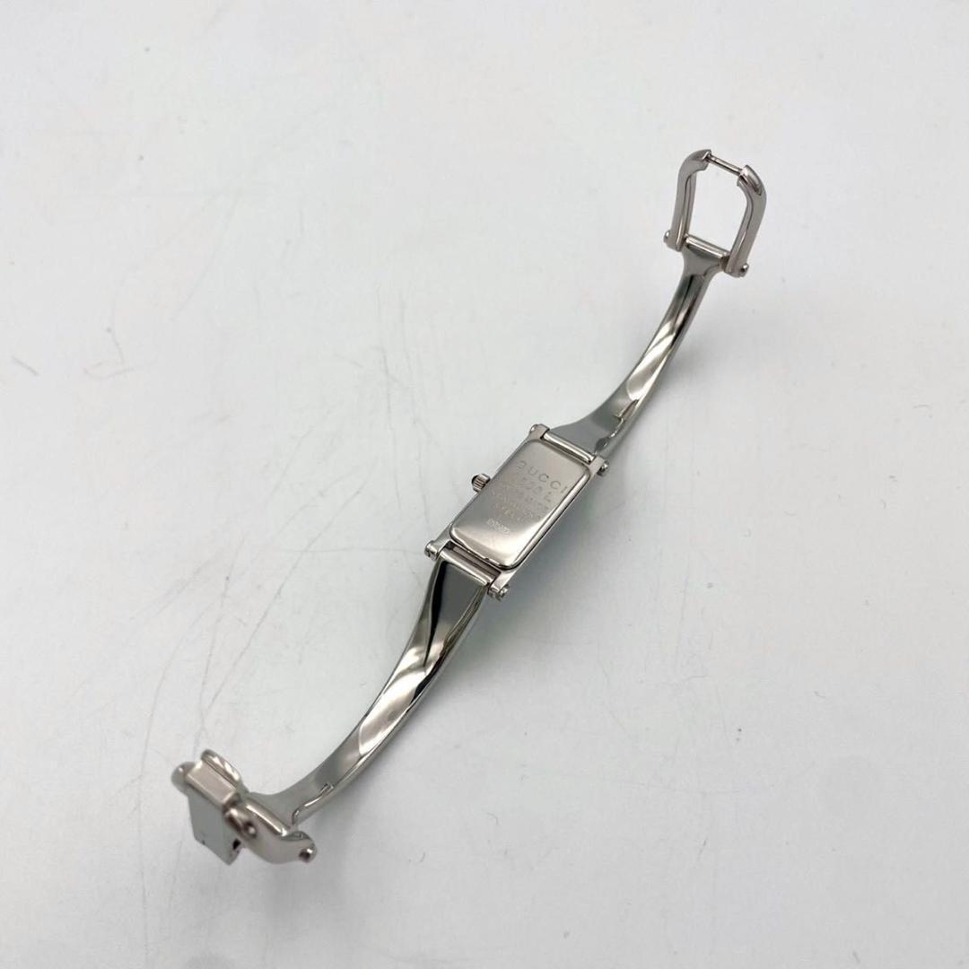 462 グッチ 1500L 腕時計 ブラック文字盤 バングルウォッチ スクエア