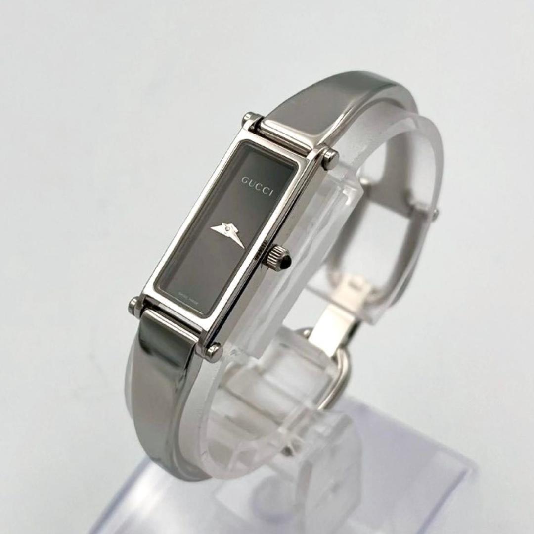 462 グッチ 1500L 腕時計 ブラック文字盤 バングルウォッチ スクエア