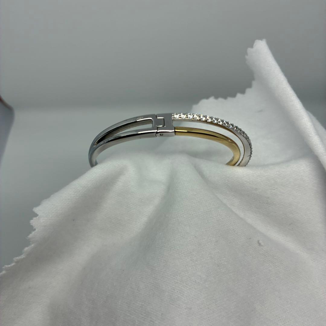 スワロフスキーSwarovski Hyperbola バングルラウンドカット M